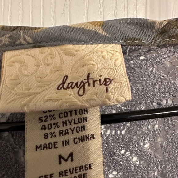 Floral Lace Trim Blouse - Picture 3 of 9